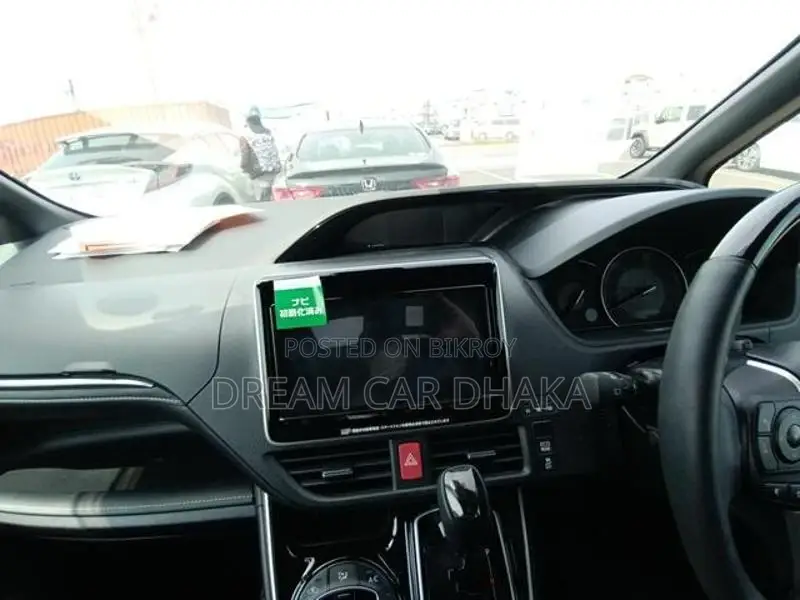 Toyota Esquire 2020