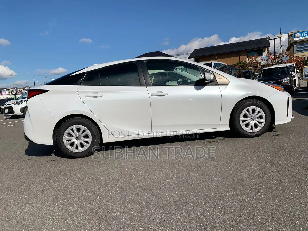 Toyota Prius S SAFETY PKG PEARL 2021