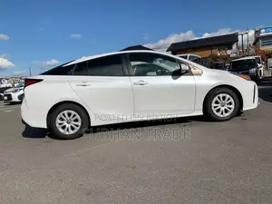 Toyota Prius S SAFETY PKG PEARL 2021
