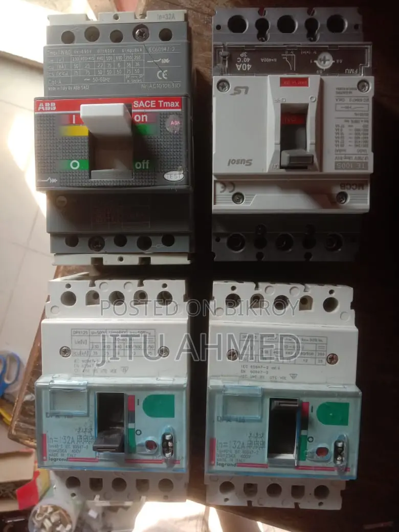 Electrical circuit, gang swich