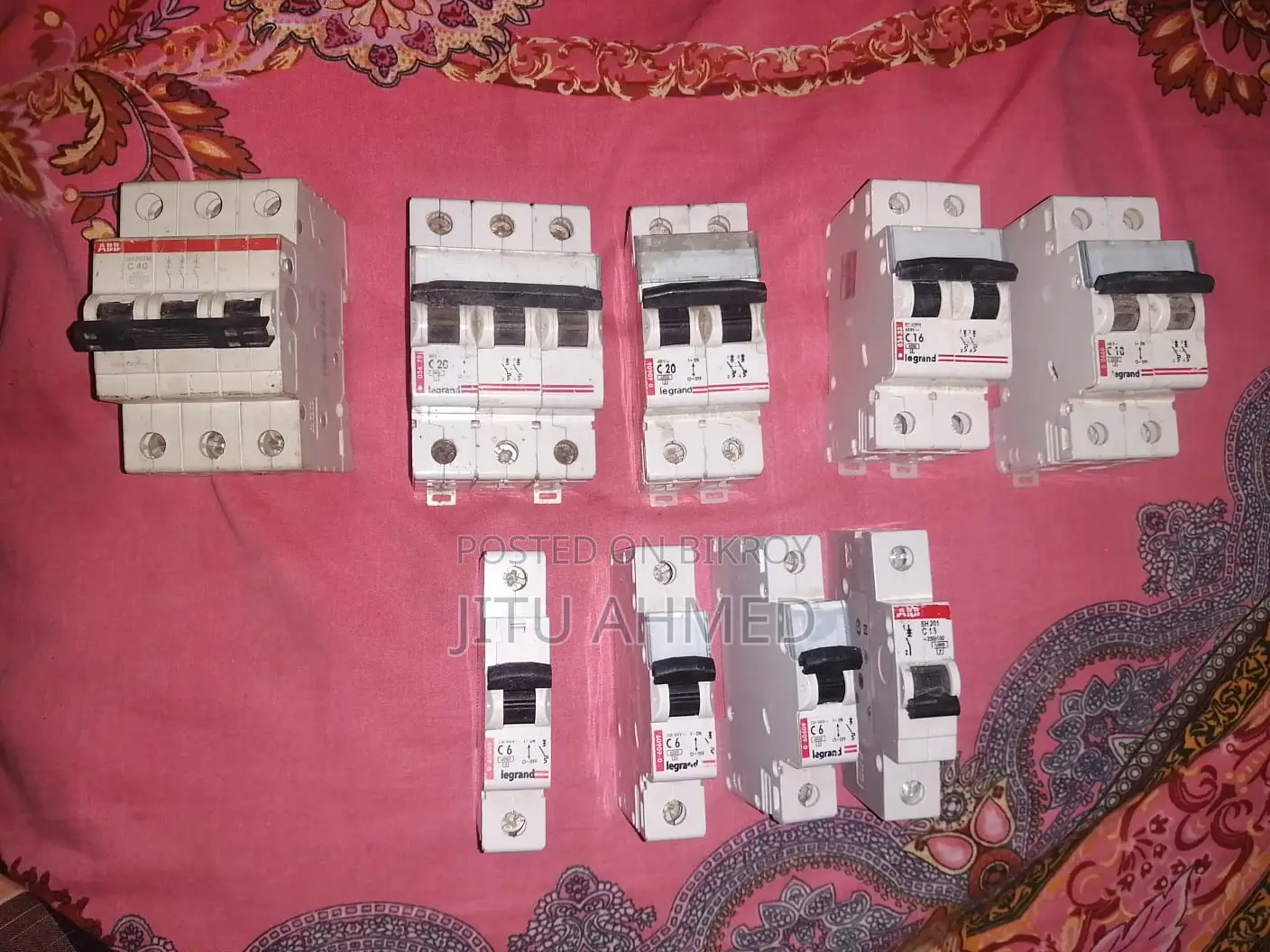 Electrical circuit, gang swich