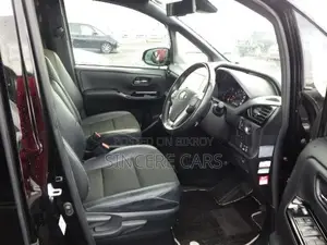 Toyota Noah SI WXB NON-HYBRID 2021