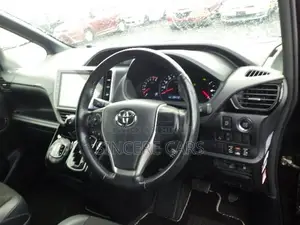 Toyota Noah SI WXB NON-HYBRID 2021