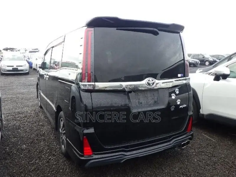 Toyota Noah SI WXB NON-HYBRID 2021