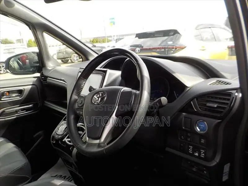 Toyota Esquire GI 2020