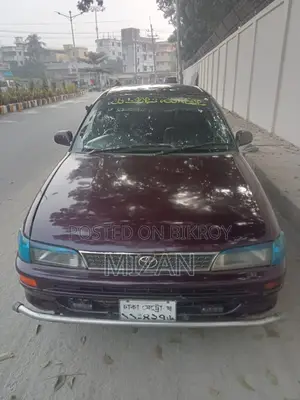 Toyota Corolla . 1996