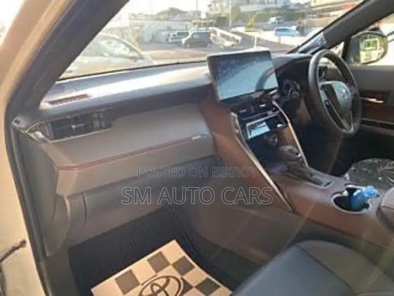 Toyota Harrier Non Hybrid Z Pearl 2020