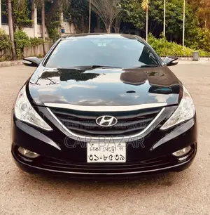 Hyundai Sonata Luxury Sedan Sunroof 2011