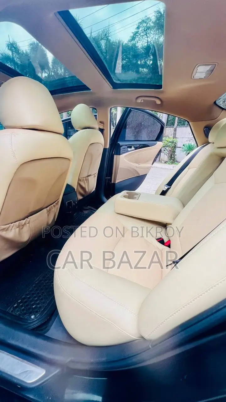 Hyundai Sonata Luxury Sedan Sunroof 2011