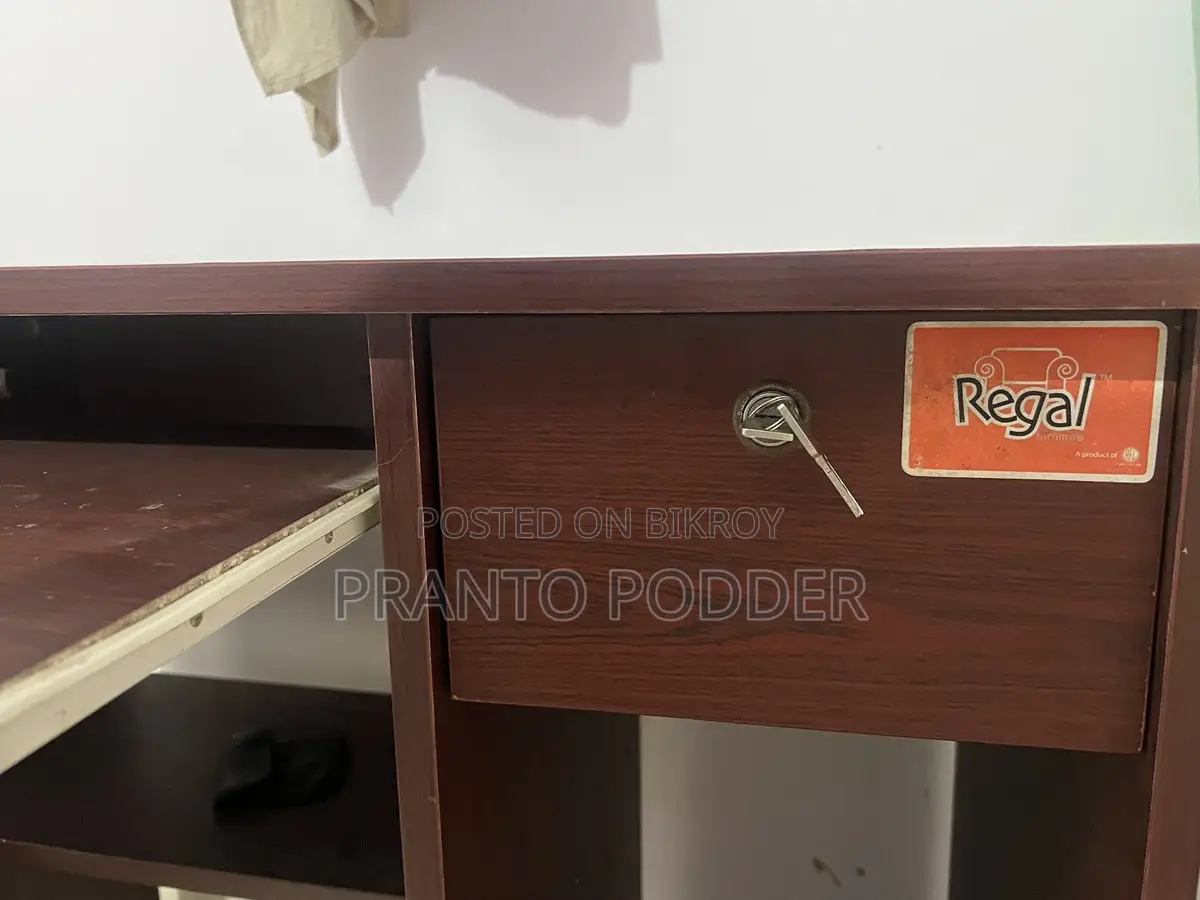 Regal Table