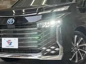 Toyota Noah Hybrid SZ- 2022