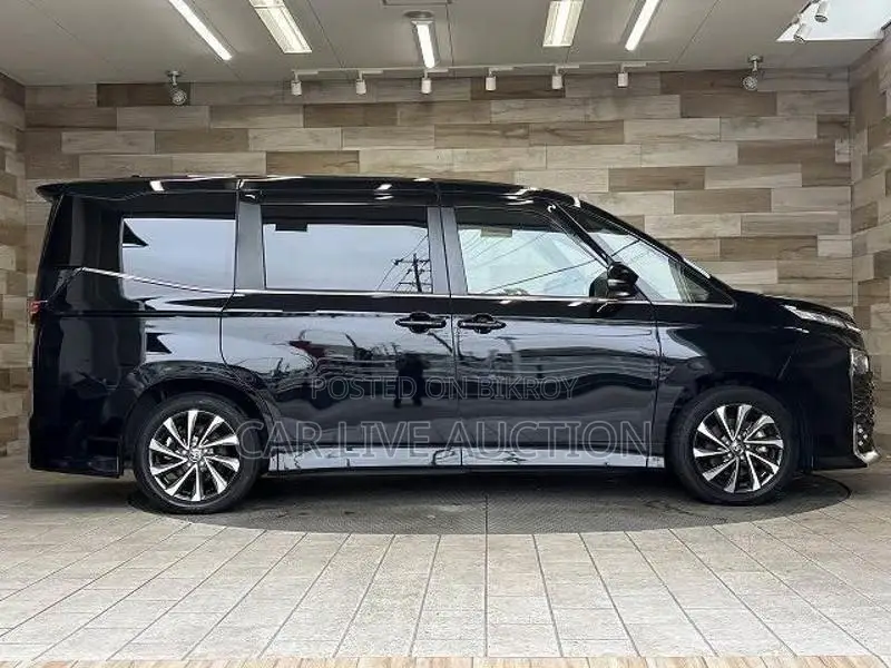 Toyota Noah Hybrid SZ- 2022