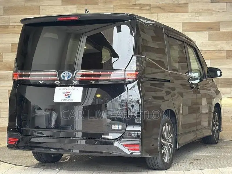 Toyota Noah Hybrid SZ- 2022