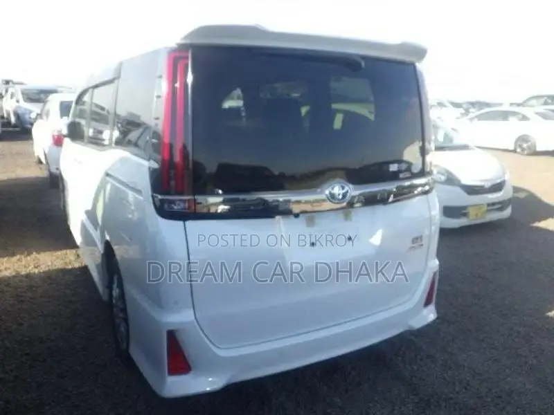 Toyota Noah SI WXB 3 PEARL COLOR 2021