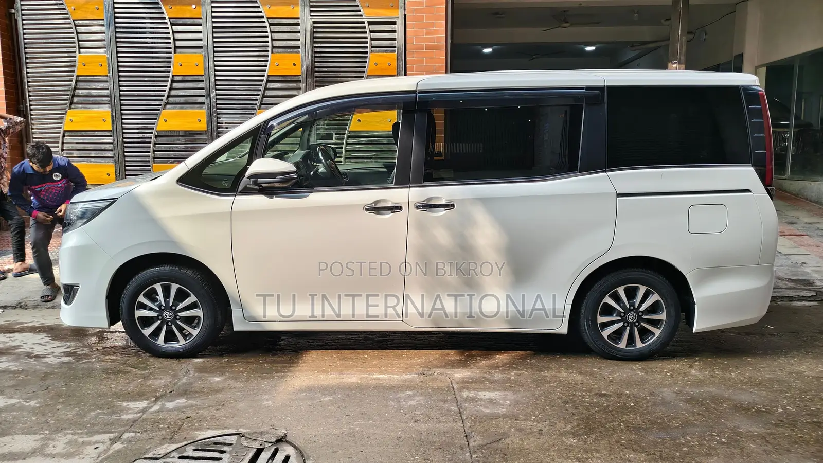 Toyota Esquire GI PREMIUM PUSH 2020