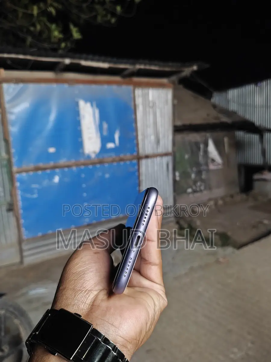 Apple iPhone 11 (Used)