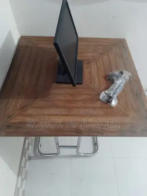 Very sturdy teak wood table