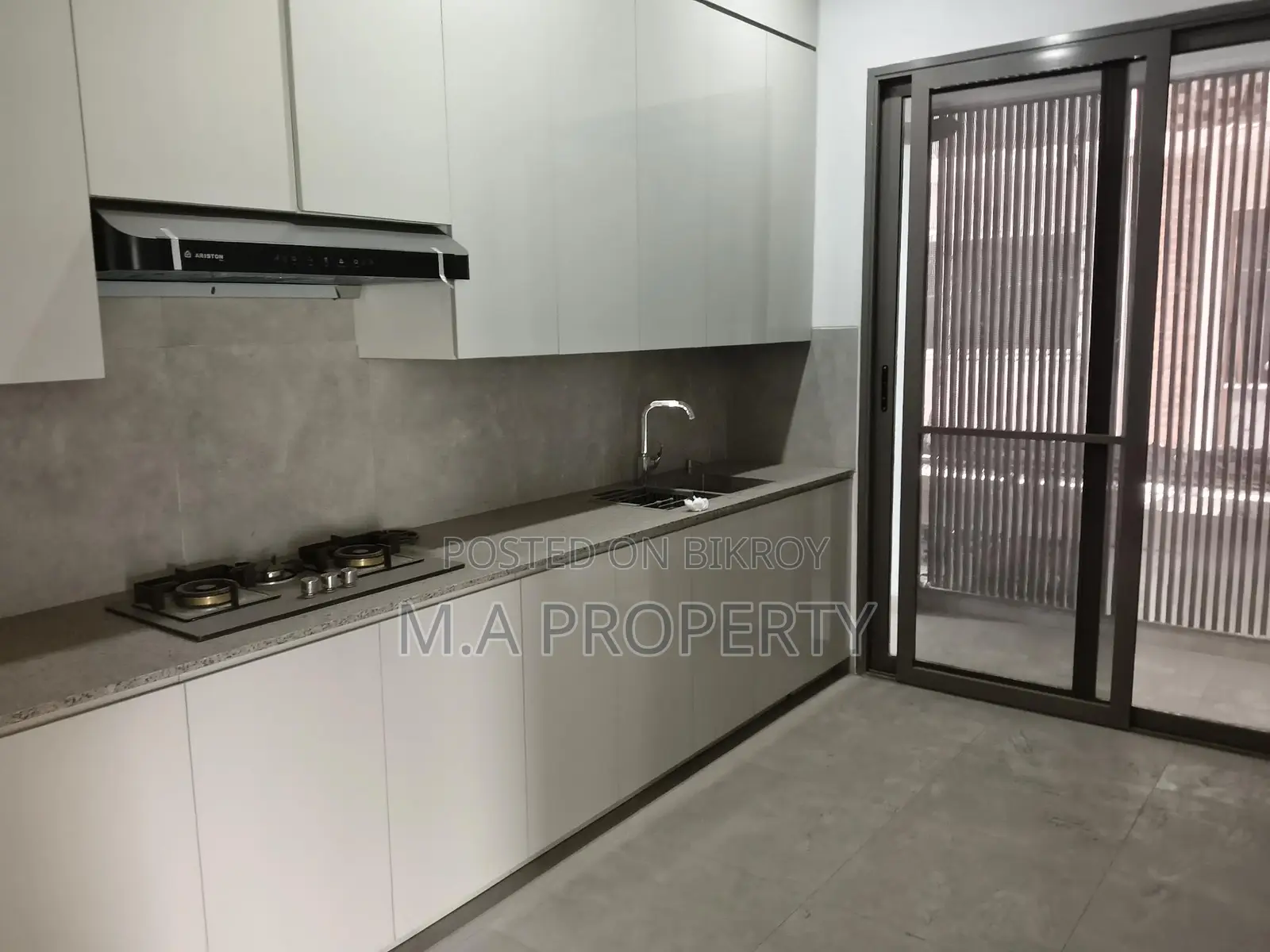 Rent Apartment 3-bed 3200sqft 2-carpark Gulshan-1
