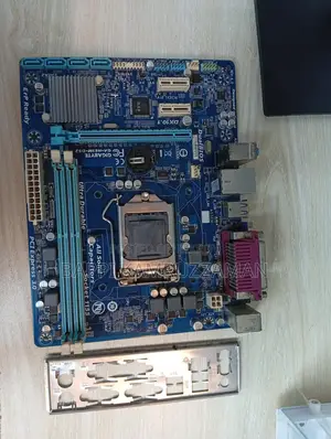 GIGABYTE GA-H61M-DS2 100%