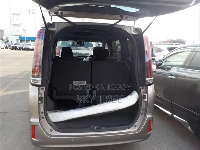 Toyota Noah g package 2021