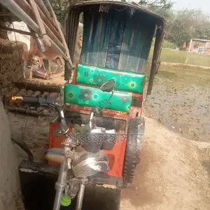 থ্রি-হুইলার বিক্রয়ের জন্য