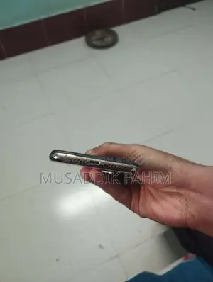 Apple iPhone XS (Used)