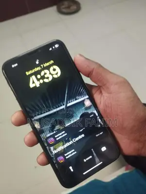 Apple iPhone XS (Used)