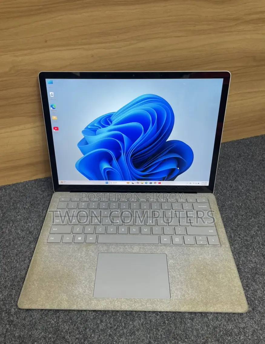 16/256 GB Microsoft Surface Laptop 2 Core i5-8Gen Eid Offer