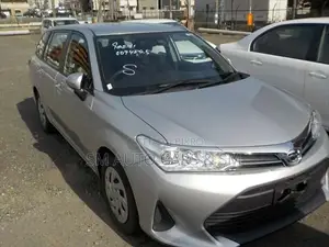 Toyota Fielder Non Hybrid EX Silver 2021