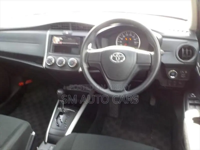 Toyota Fielder Non Hybrid EX Silver 2021