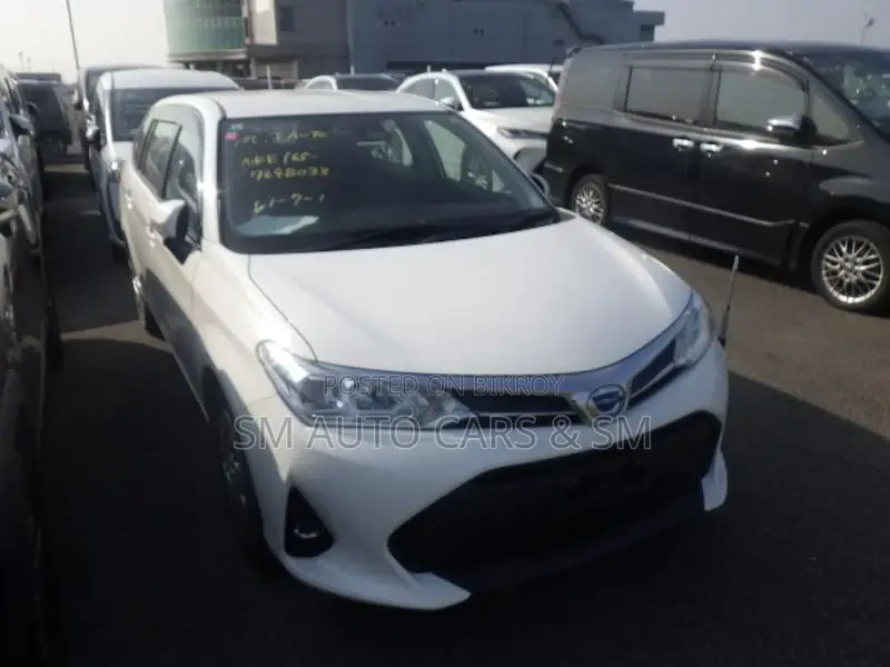 Toyota Fielder Hybrid EX White 2021