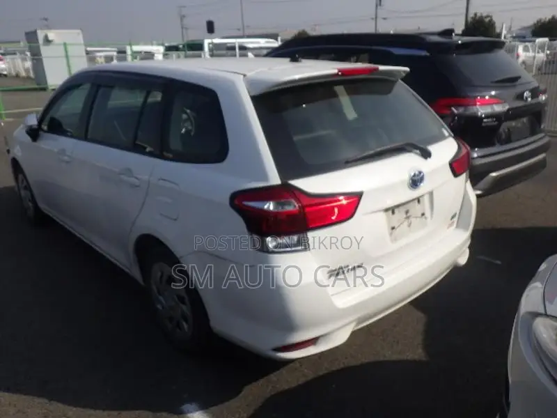 Toyota Fielder Hybrid EX White 2021