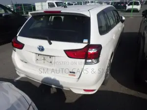 Toyota Fielder Hybrid EX White 2021