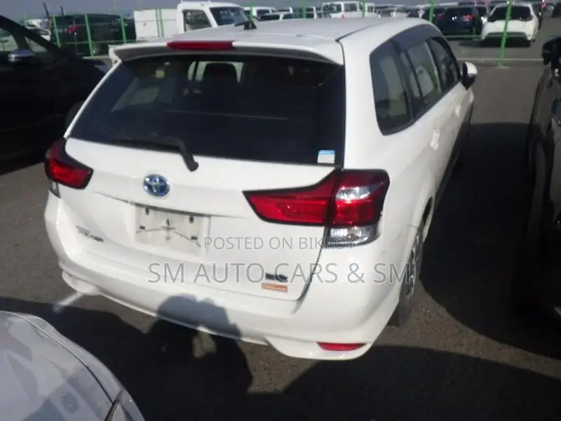 Toyota Fielder Hybrid EX White 2021