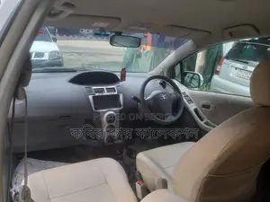 Toyota Vitz white 2008