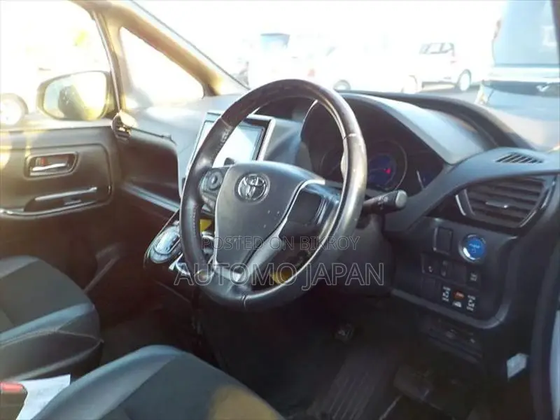 Toyota Noah Si WXB 3 2020