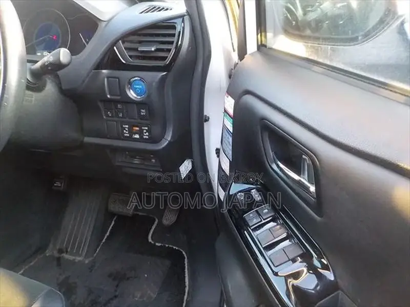 Toyota Noah Si WXB 3 2020