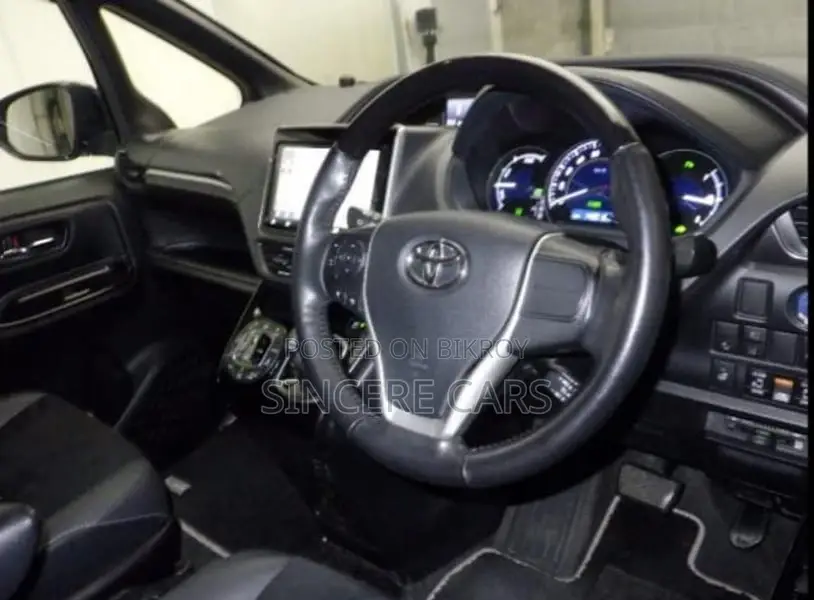 Toyota Esquire GI PREMIUM HYBRID 2021