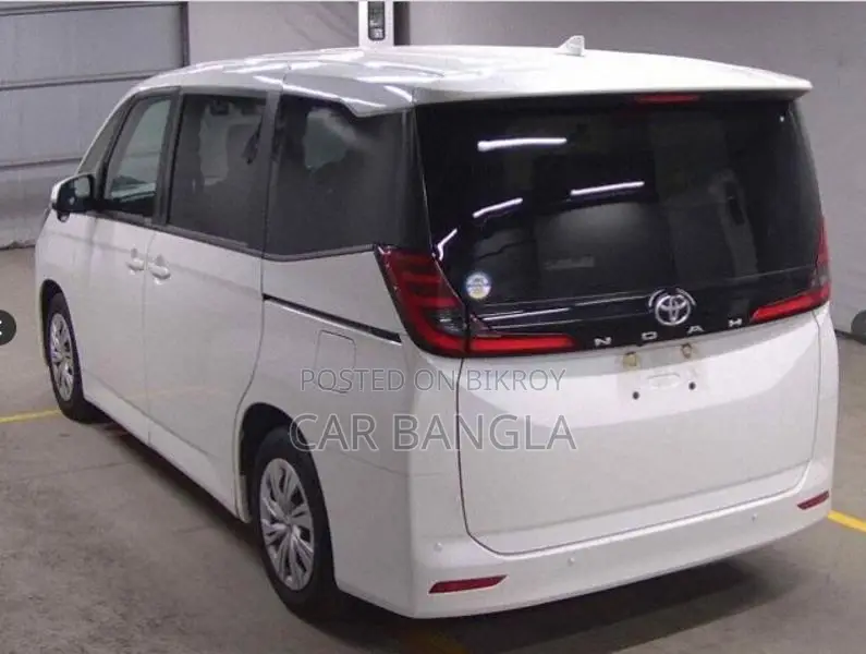 Toyota Noah X NON HYBRID 2022