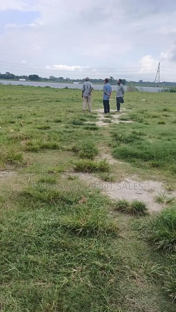 জাইকার পাশেই প্লট কিনুন।