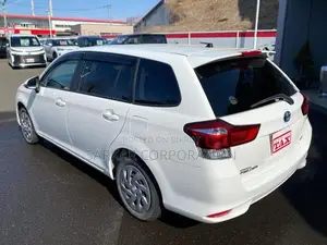 Toyota Fielder EX Hybrid 2021