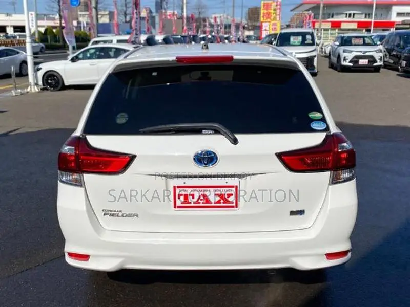 Toyota Fielder EX Hybrid 2021