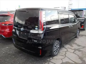 Toyota Esquire GI 2020
