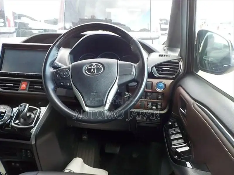 Toyota Esquire GI 2020