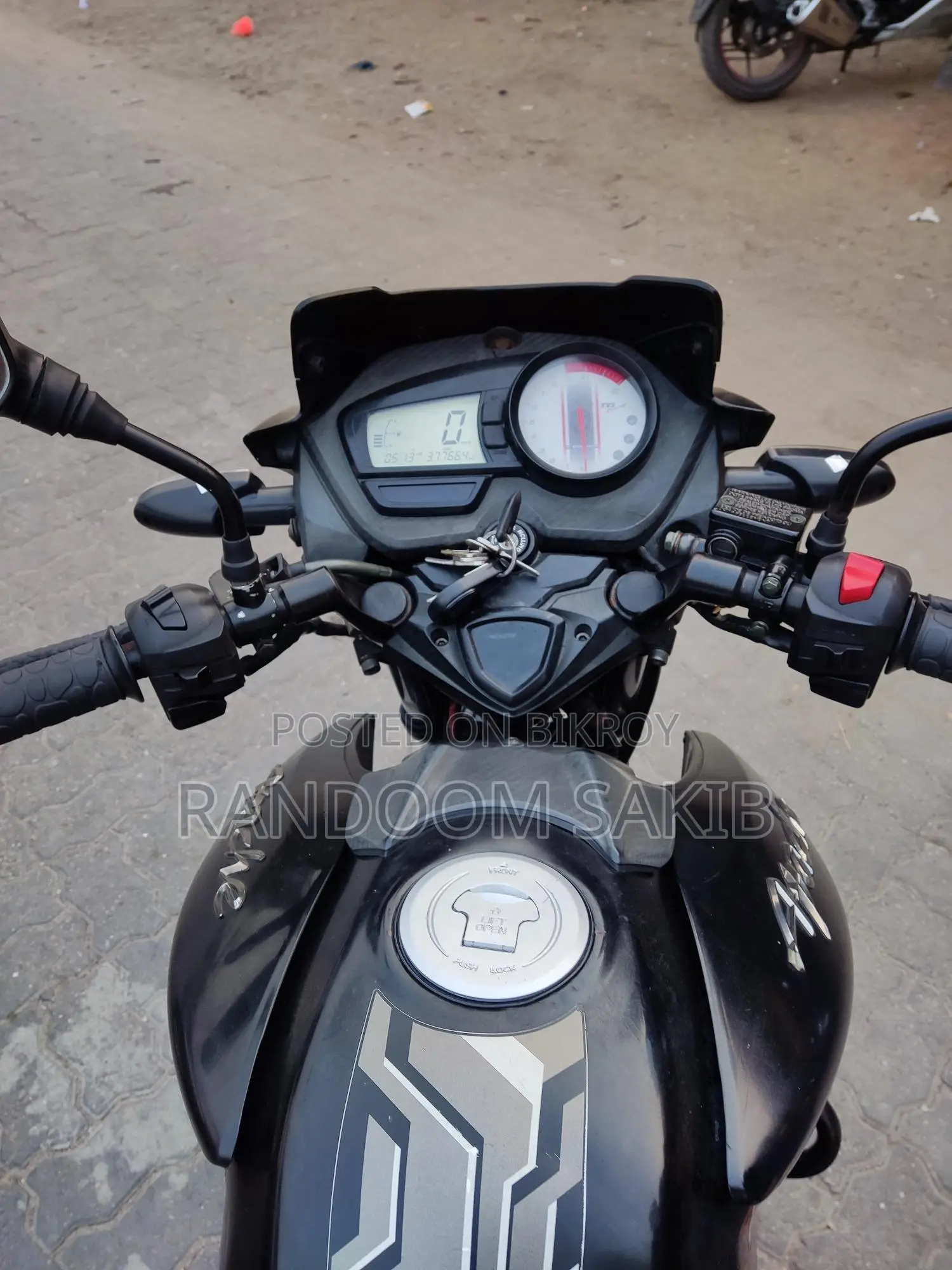 TVS Apache RTR 160 . 2017