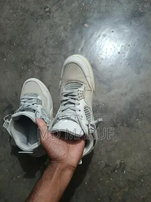 Jordan 4