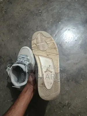 Jordan 4