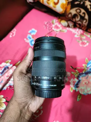 Canon 18-135-mm