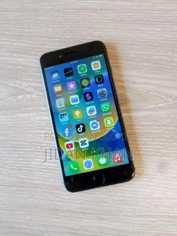 Apple iPhone 7 Plus . (Used)