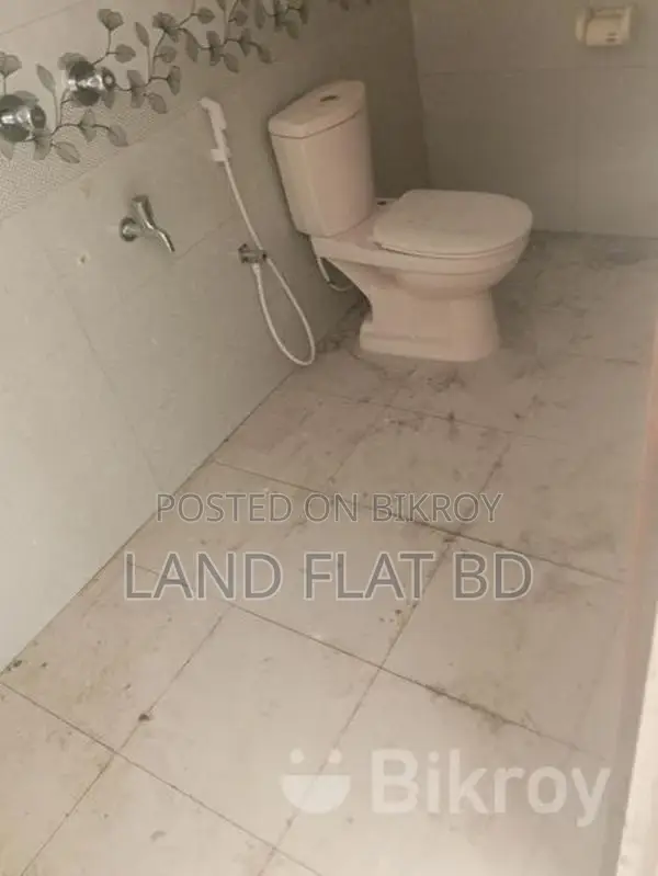 South-Facing 2150 Sq Ft Flat for Sale on 3rd and 5th Floor